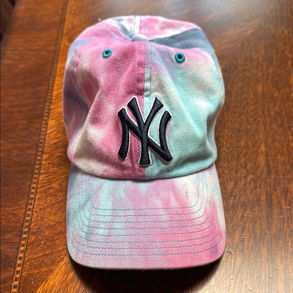 Tie-Dye NY Yankees 47 brand Logo Cap